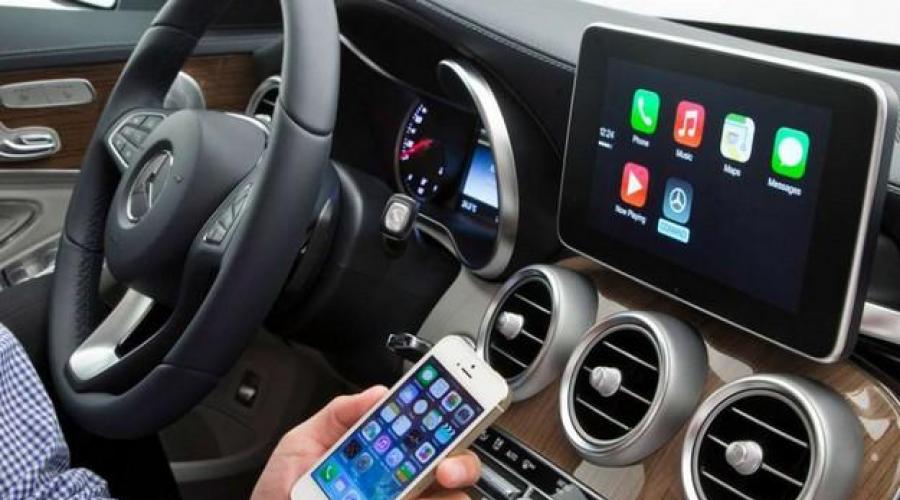 How Apple CarPlay works.  Installing non-Apple apps
